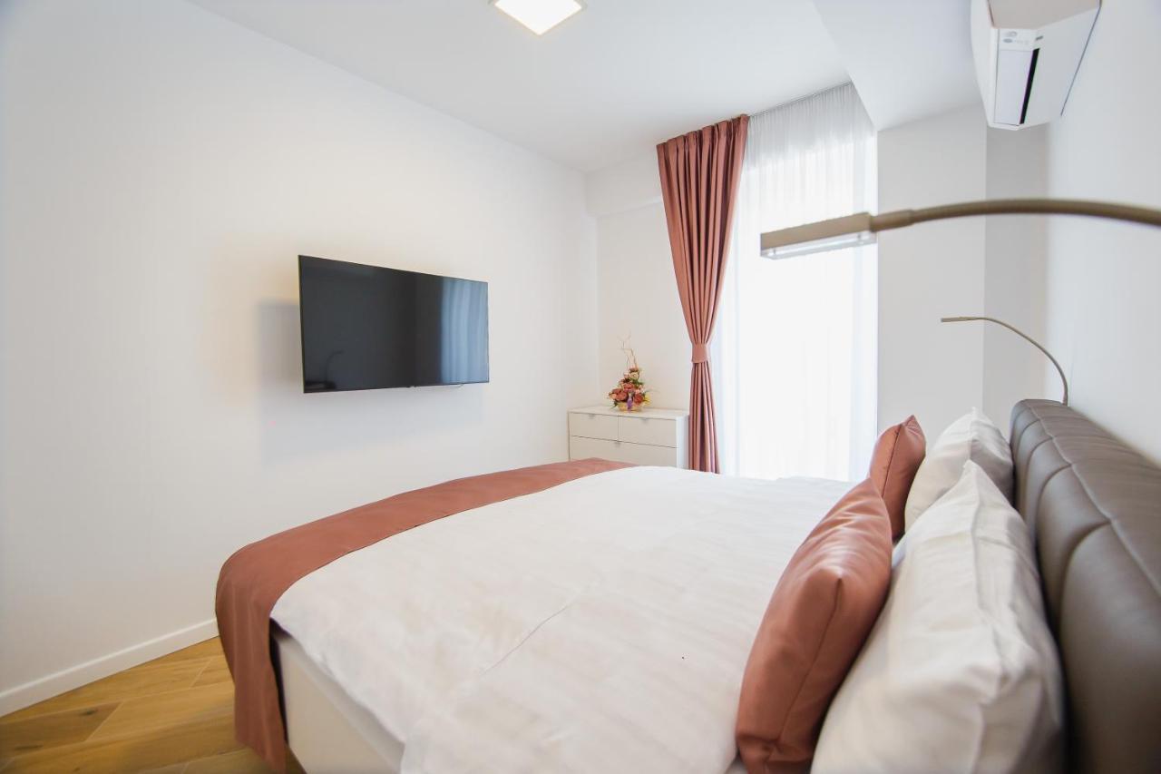 Pink Sahara at EAS Residence Oradea Bagian luar foto
