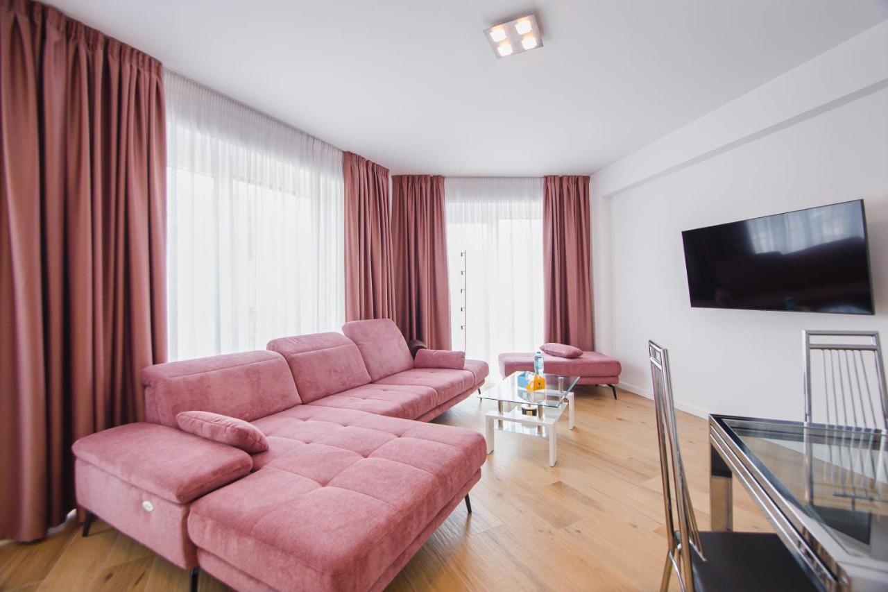 Pink Sahara at EAS Residence Oradea Bagian luar foto